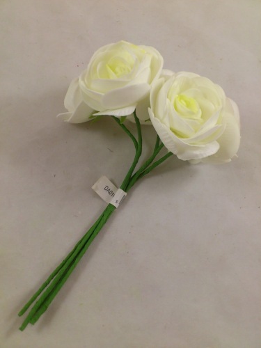 Foam ranunculus white (6x5 p.)